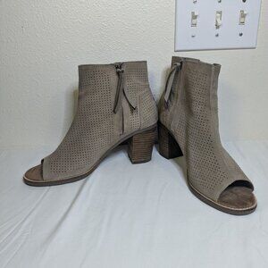 Toms|| EUC Open Toe Tan Suede Booties Women's Size 9 with 3" Wedge Heel